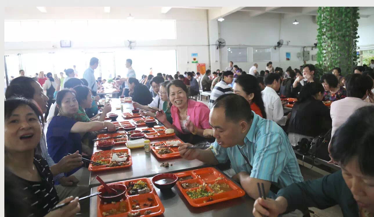 红湘校区的幸福午餐——记南华大学红湘教工食堂正式开餐